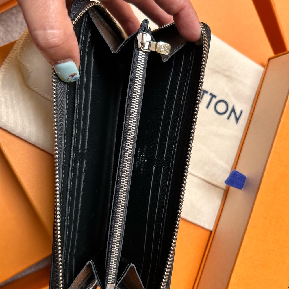Black EPI Zip-Around Wallet - Picture 2 of 4